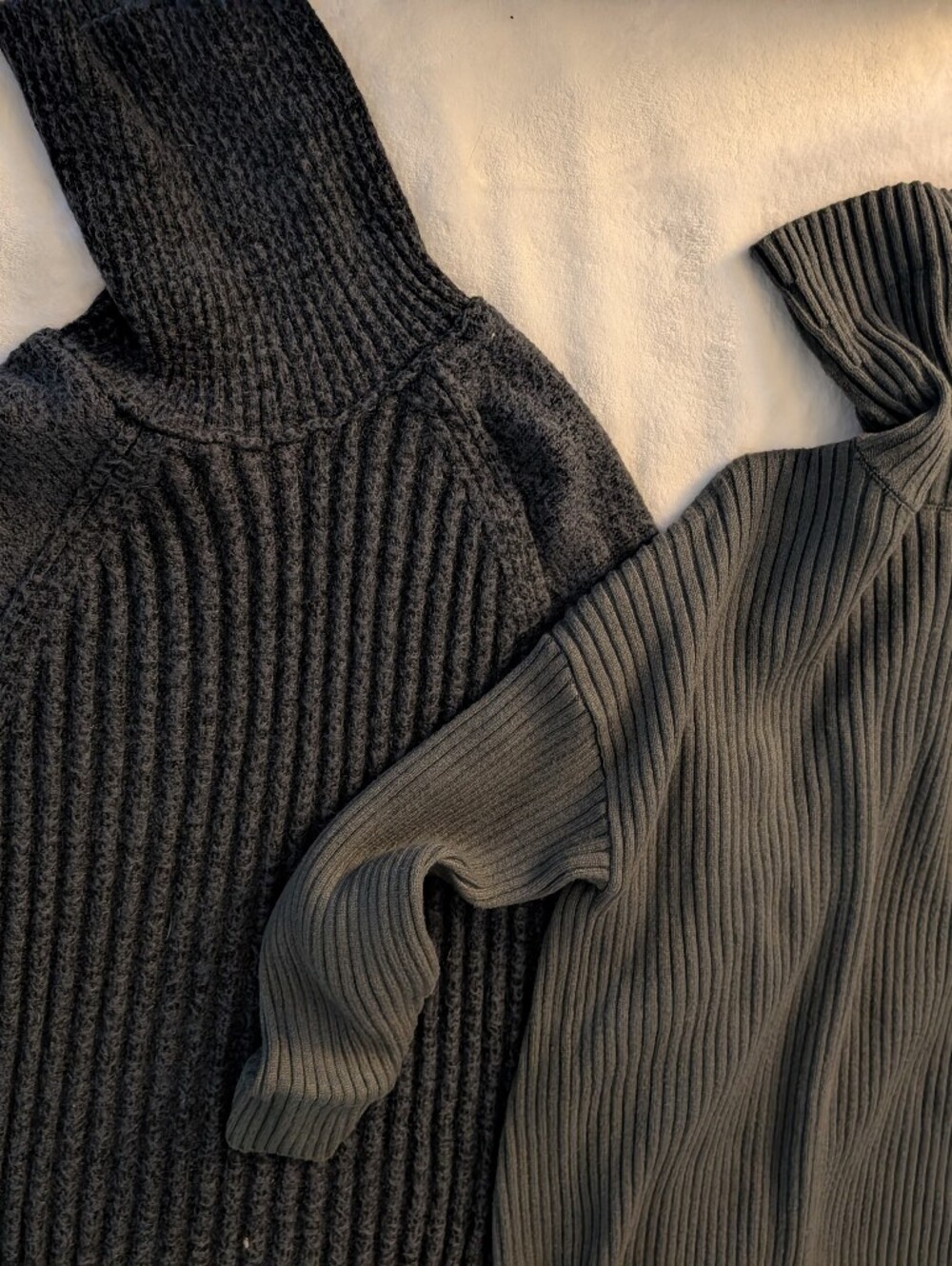 Classic Ribbed Turtleneck Sweaters - Charcoal & Olive Green